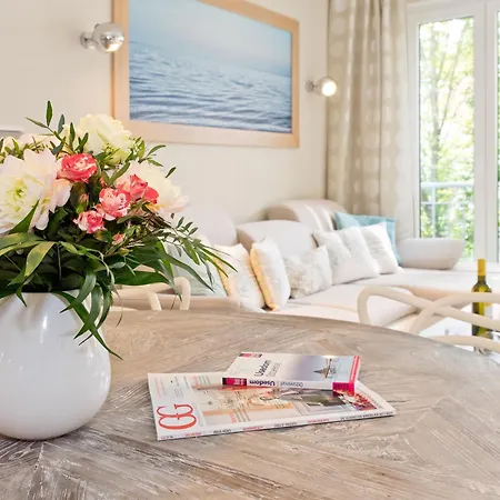 Duenenpalais, App 04 *